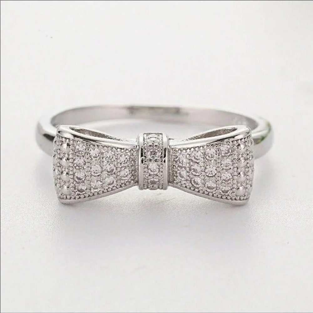 white sapphire Bow sterling silver ring - size-6.5 . - Picture 2 of 9
